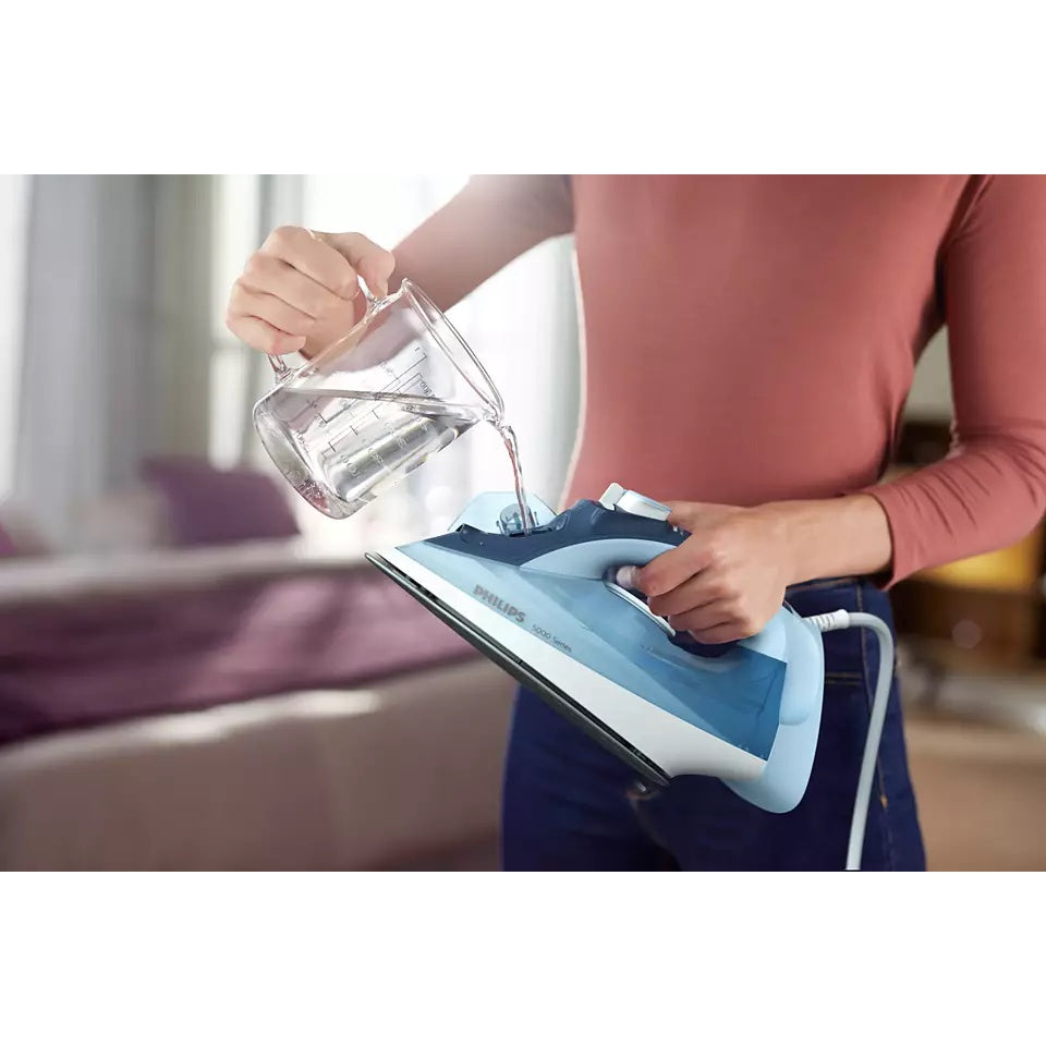 Philips 5000 Series Steam iron DST5030 White Blue