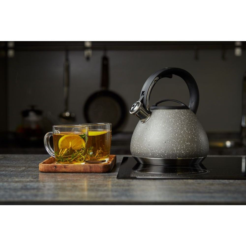 Resto Kitchenware Lyra Whistling kettle 2.7L