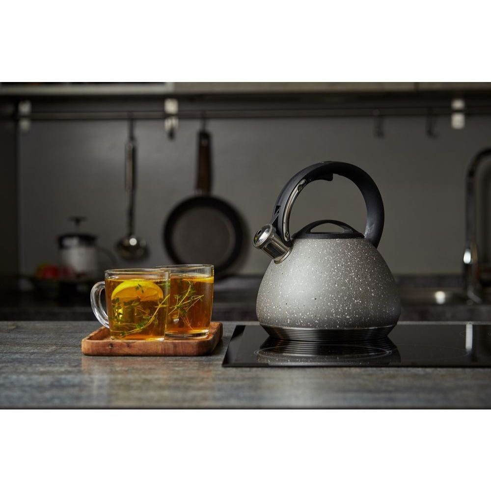 Resto Kitchenware Lyra Whistling kettle 2.7L