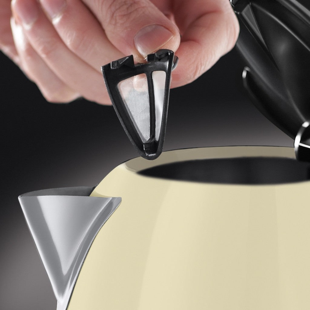 Russell Hobbs 20415-70 Colours Plus Classic Cream Kettle